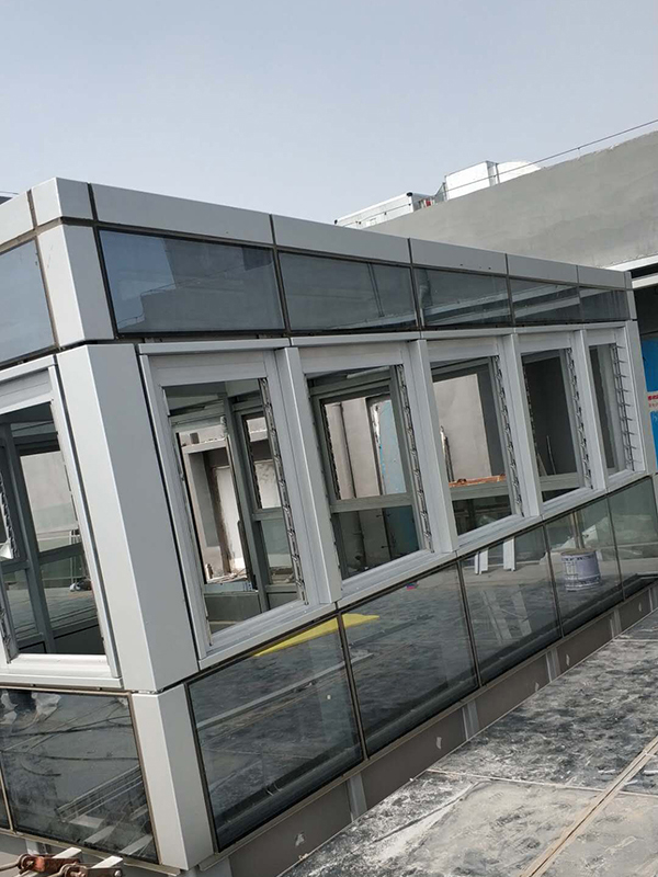 鄭州龍金湖(錯位夾膠電動玻璃百葉窗)