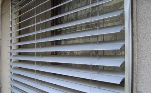 【嘉鼎辰】電動百葉窗如何清潔保養?